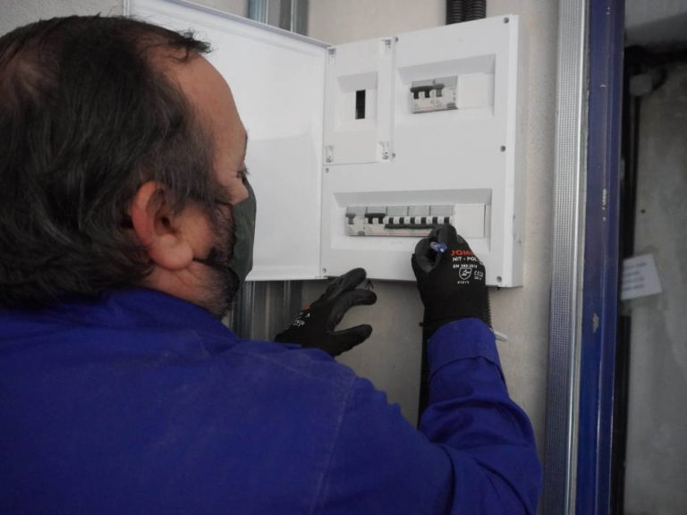Los materiales punzantes provocan el 14% de los accidentes de trabajo en el sector de las instalaciones energéticas