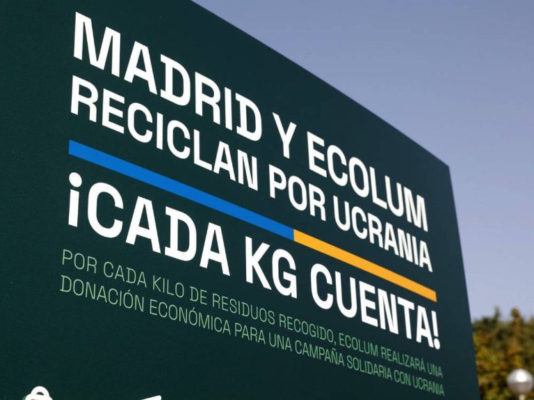 El Ayuntamiento de Madrid y la Fundación Ecolum invitan a los ciudadanos a reciclar por Ucrania.
