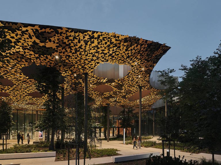 Las luminarias de Erco forman parte en la iluminación de La Casa de la Música Húngara, en Budapest