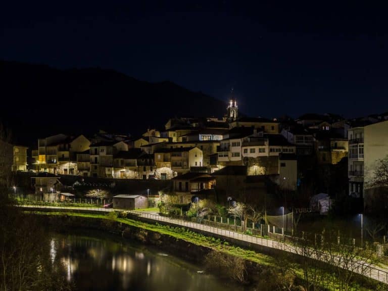 Carandini ilumina Ribadavia, galardonada con los premios IX Galicia de Energía por su eficiencia energética