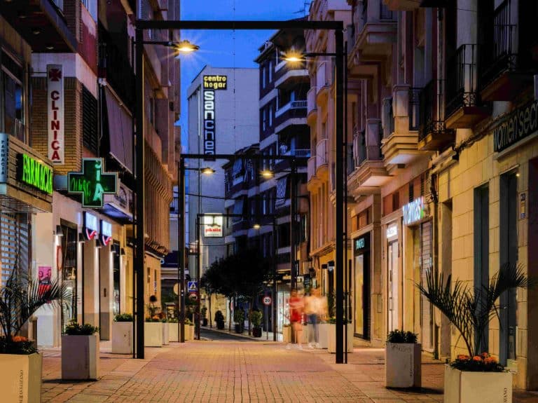 El proyecto de renovación de alumbrado público en Motril, de Schréder, gana el premio de Control, Gestión y Ahorro Energético en Urban Solutions Simposium