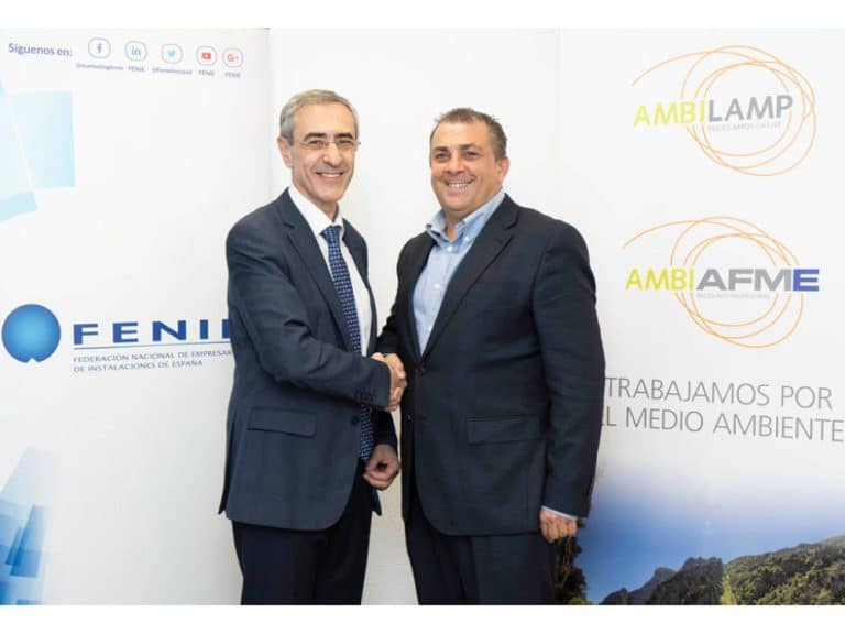 Ambilamp y Fenie renuevan su acuerdo para promover la sostenibilidad y el reciclaje en instalaciones