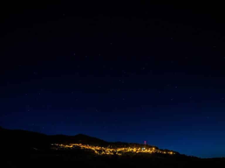 El municipio de Colldejou, Tarragona, se compromete a cuidar la oscuridad de sus cielos con un nuevo alumbrado led en 2200 K de ATP