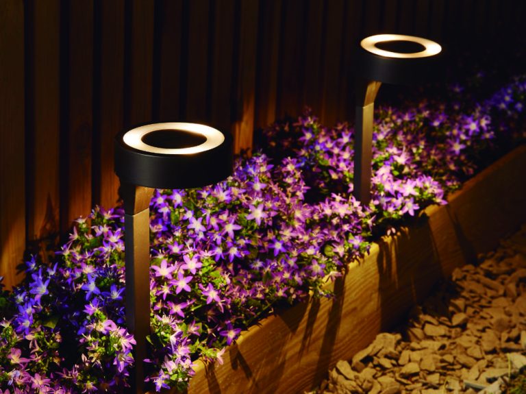 Simon amplía su oferta de luminarias de exterior