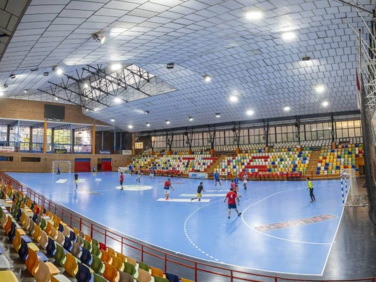 Cuenca moderniza la iluminación del Pabellón deportivo El Sargal, con tecnología led de Carandini
