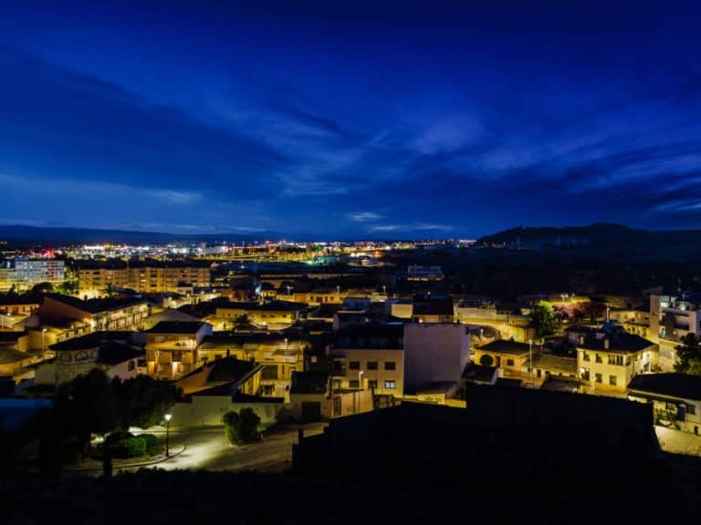 El Ayuntamiento de Tudela renueva el alumbrado exterior del municipio con cerca de 8000 puntos led de ATP y logra un ahorro energético del 85 %