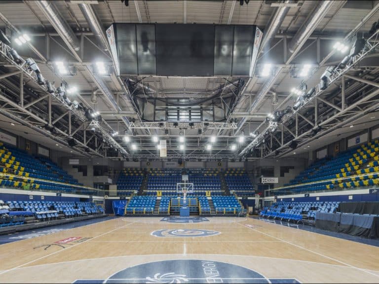 Prilux es la empresa que ha renovado el alumbrado del Palacio deportivo de Marcel Cerdán en Levallois