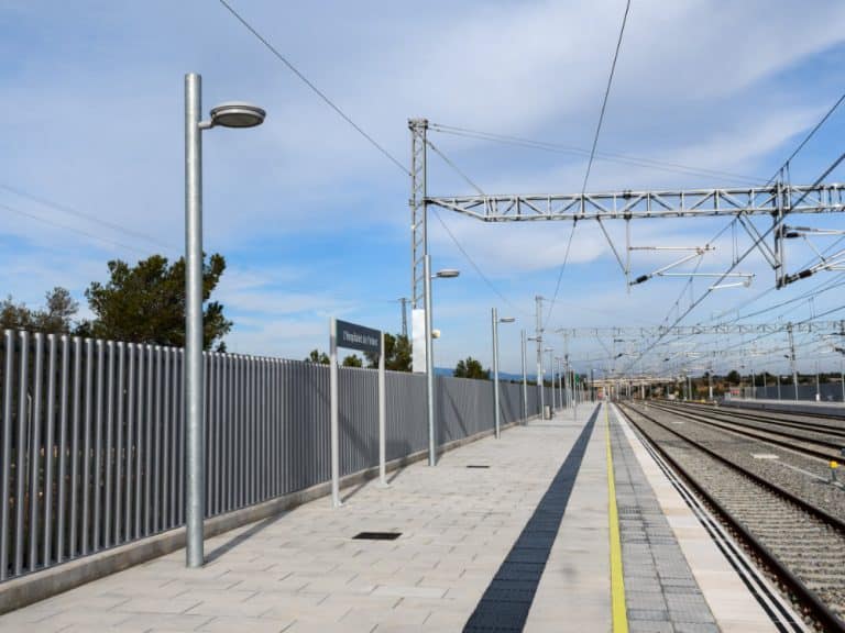 Iluminación inteligente para estaciones de tren de la mano de Carandini
