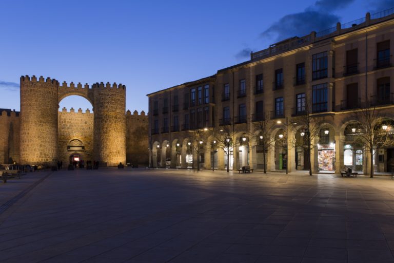 Ávila estrena nueva luz con la tecnología de iGuzzini